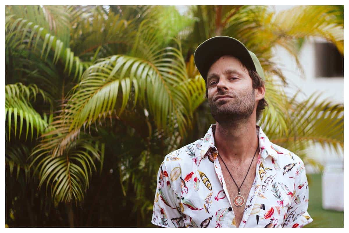 Jonny Guy - Artist - Musician | Tropical Indie with the splash of Reggae and a pinch of Rock.
