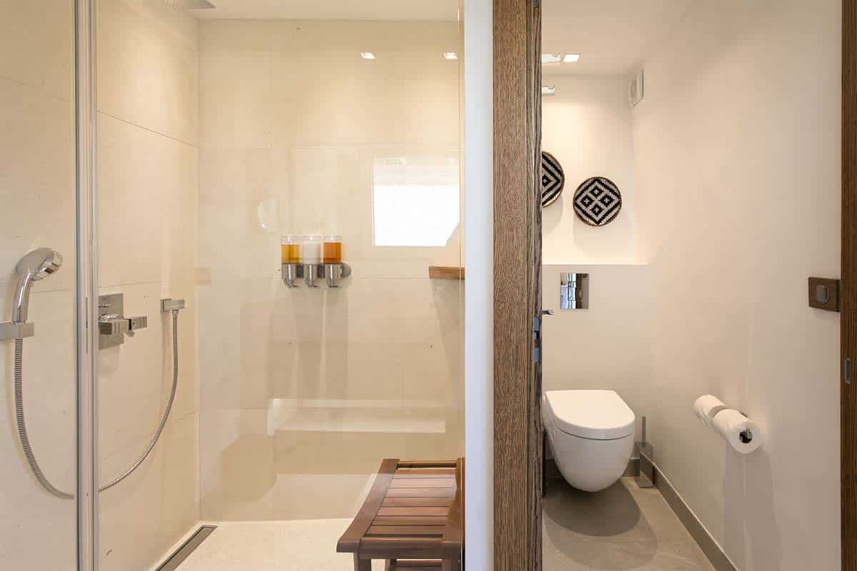 Villa Avanti Bathroom 2, Terres Basses, St. Martin – king bed, en-suite bath