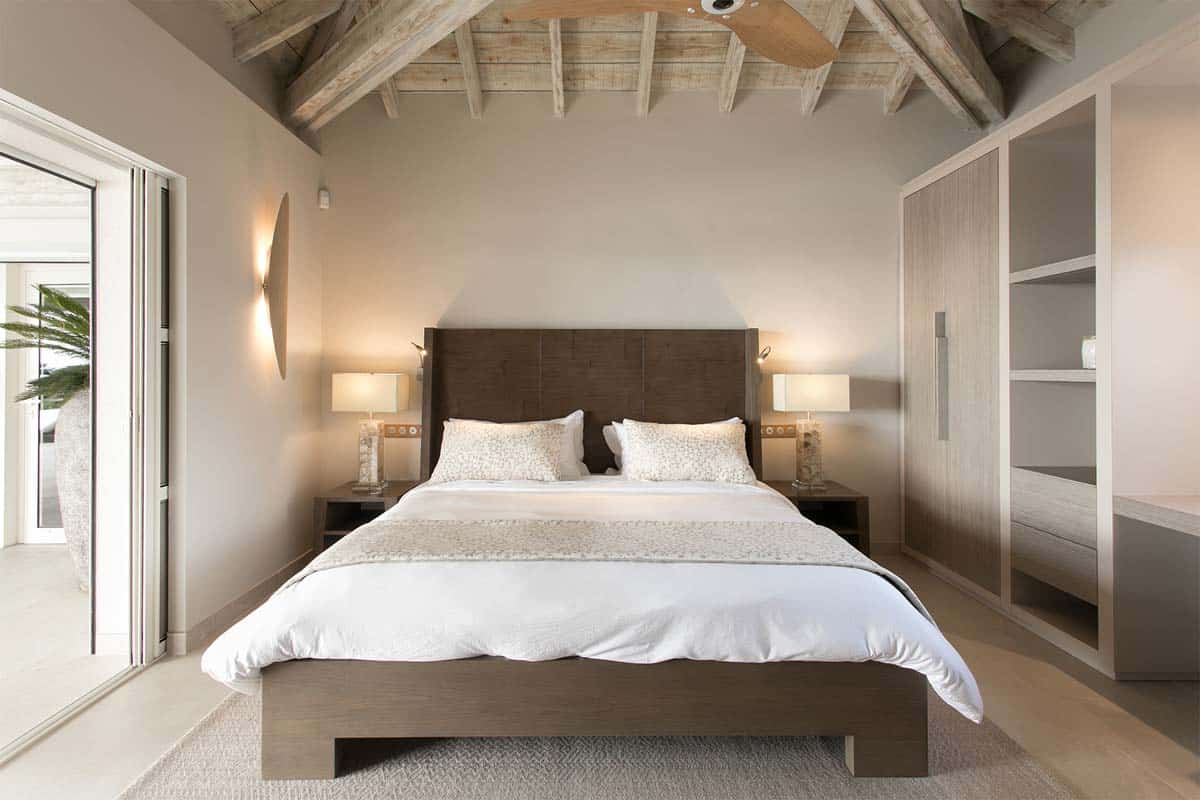 Villa Avanti St. Martin Bedroom 5 with king-size bed and en-suite bathroom.
