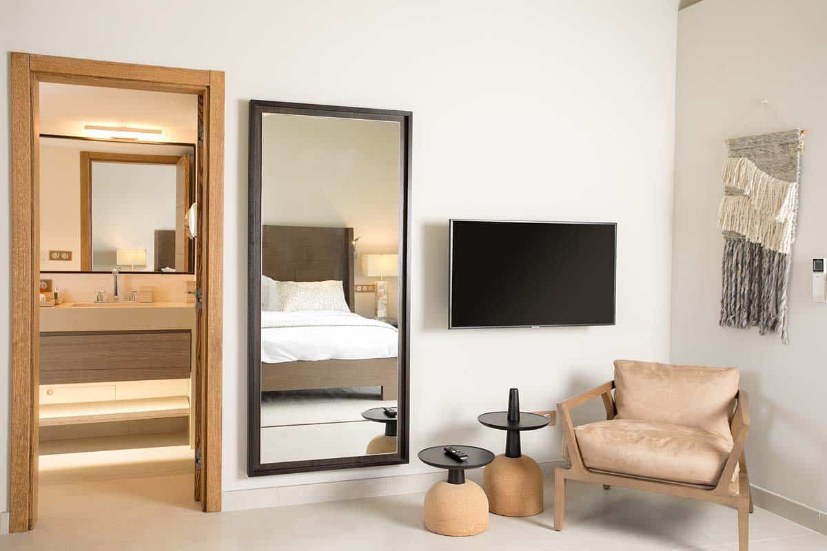 Villa Avanti St. Martin Bedroom 5 with king-size bed and en-suite bathroom