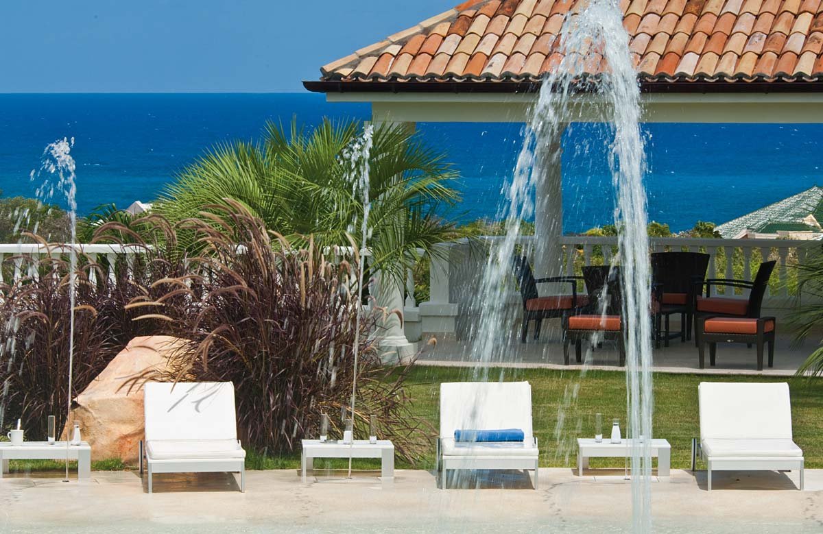 Gazebo with bar and BBQ overlooking the Caribbean Sea at Villa Sandyline, Terres Basses, St. Martin