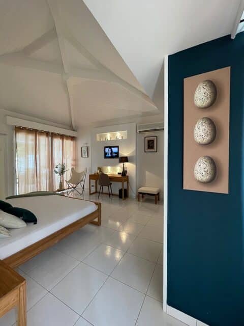 Entrance to Studio Friends at Paloma, Santa Ana—modern condo with king-size bed and private terrace.