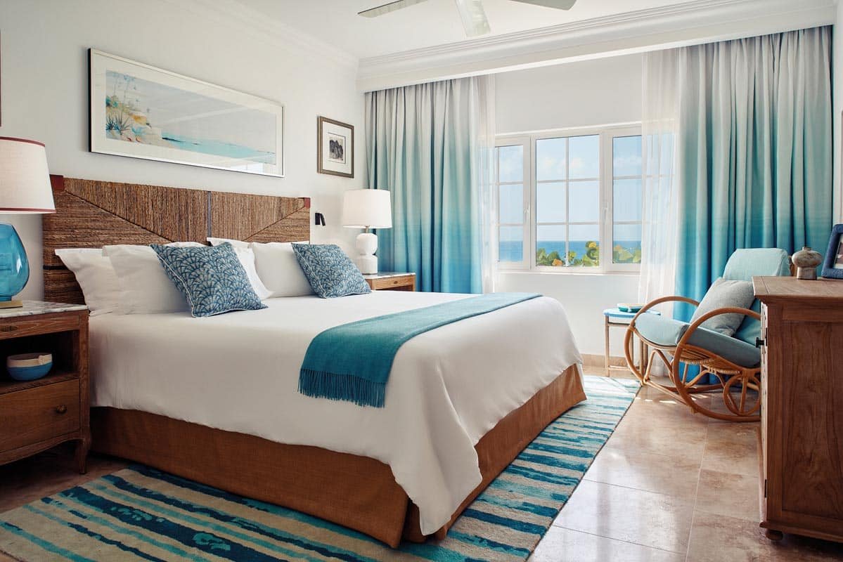 Light, airy suite overlooking garden and pool, luxury resort in St. Maarten