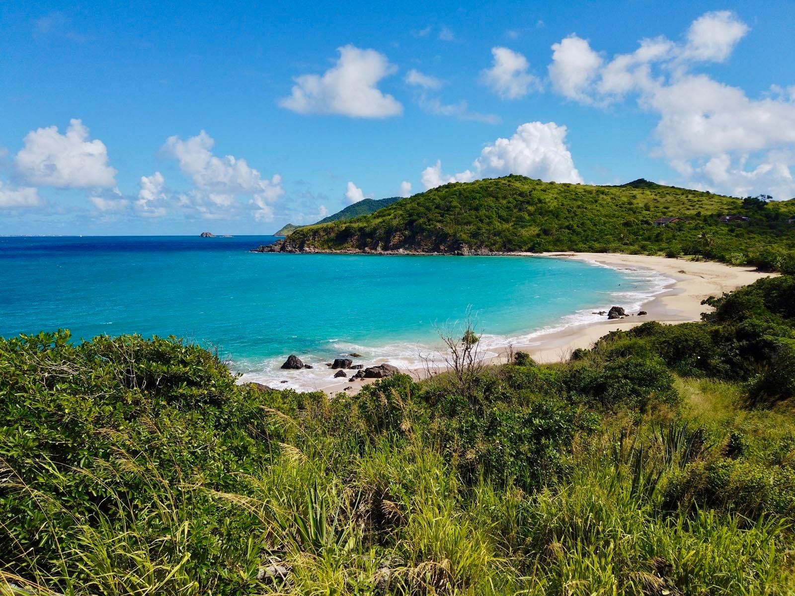 Happy Bay Beach - Gorgeous secluded beach in St Martin 