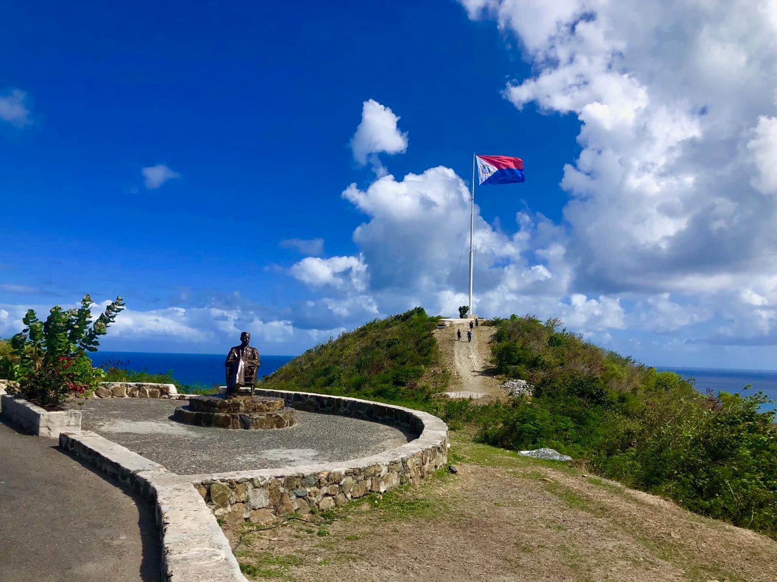 Bell Lookout point - Cole Bay Hill - Wonderful views over Simpson Bay, Indigo and our neighboring islands Saba, Statia, St Kitts and Anguilla
