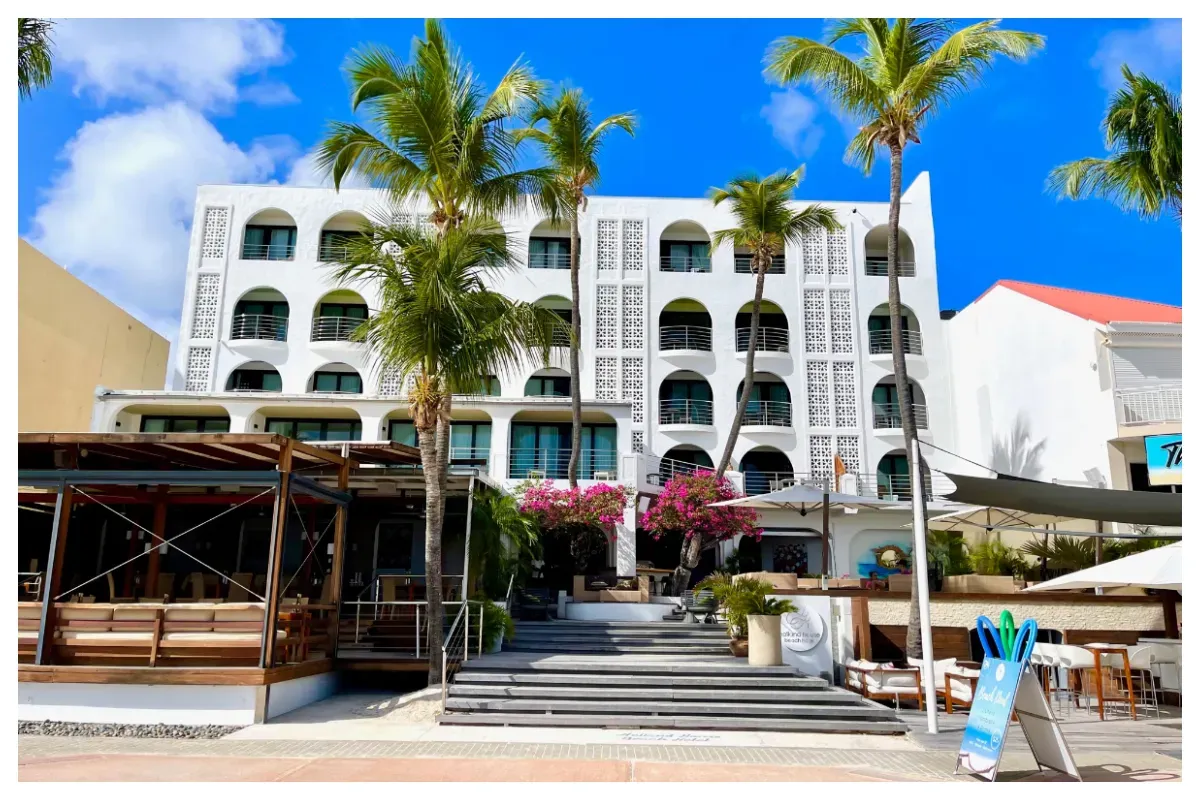 Holland House, Ocean Lounge, Night Ambiance