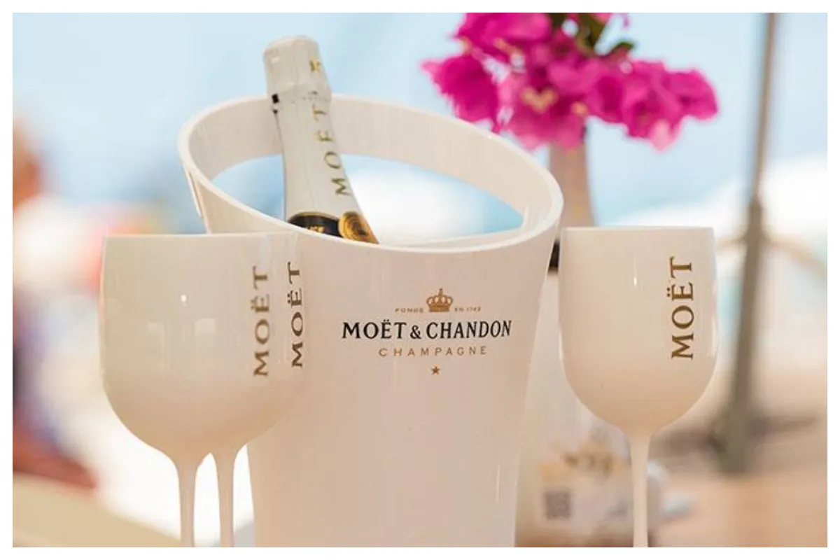 Lounge Holland house beach house - st Maarten- Moet Champagne