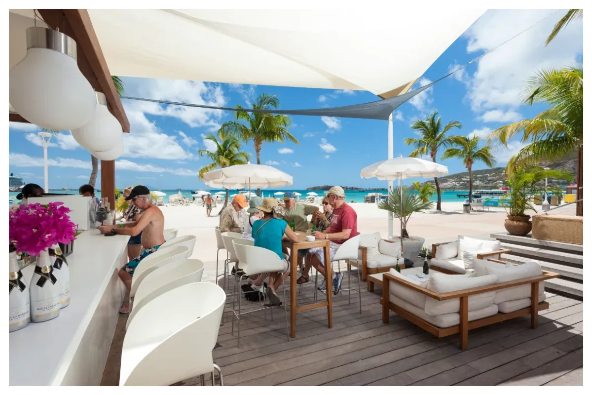 Holland House, Ocean Lounge, Night Ambiance